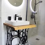 Le Moulin Hôtes Couette-café Montréal La Cluse