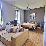 Le Moulin Hôtes 3* Montréal La Cluse