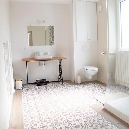 Le Moulin Hotes Bed & Breakfast Montréal La Cluse