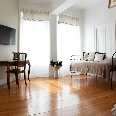 Bed & Breakfast Le Moulin Hotes Montréal La Cluse