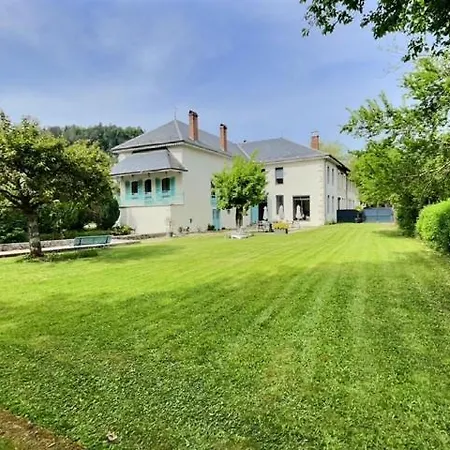 Le Moulin Hotes Bed & Breakfast